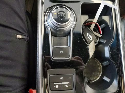 Used 2020 Ford Edge Titanium w/ Equipment Group 301A AWD/4WD image 24