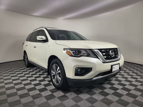 Used 2017 Nissan Pathfinder SL w/ SL Premium Package AWD/4WD image 7
