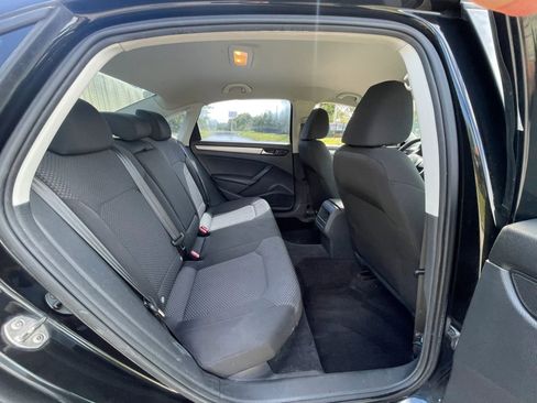 Used 2015 Volkswagen Passat 1.8T S image 27
