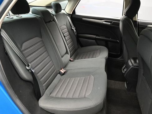 Used 2020 Ford Fusion SE FWD image 32