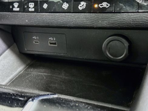 Used 2023 Mitsubishi Outlander SE FWD image 41