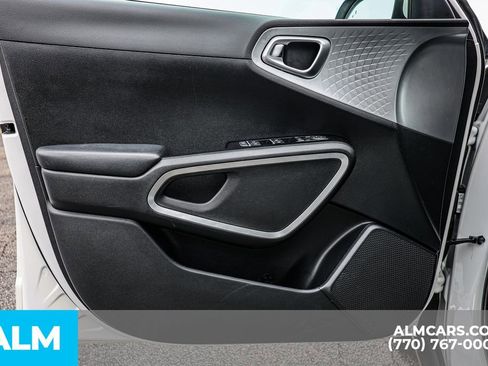 Used 2025 Kia Soul LX w/ LX Technology Package image 45