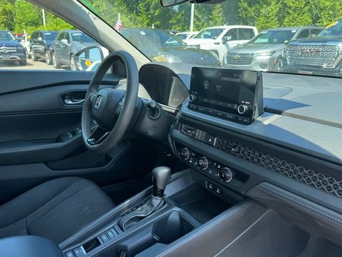 Used 2023 Honda Accord LX image 27