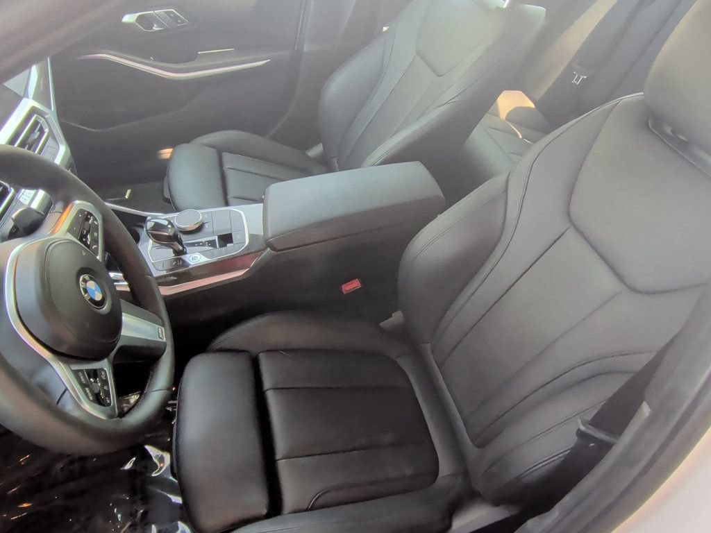 Used 2021 BMW 330i Sedan w/ M Sport Package RWD image 14