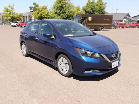 Used 2022 Nissan Leaf S FWD image 3