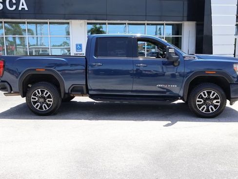 Used 2022 GMC Sierra 2500 AT4 AWD/4WD image 9