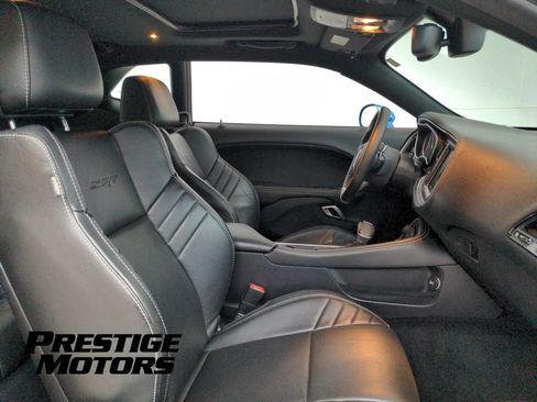 Used 2016 Dodge Challenger SRT RWD image 27