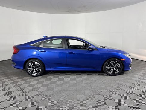 Used 2017 Honda Civic EX-T image 3