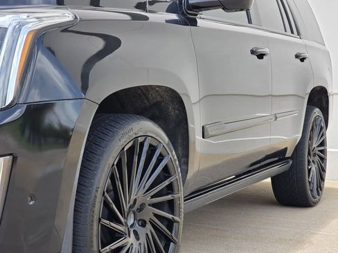 Used 2018 Cadillac Escalade Platinum AWD/4WD image 47