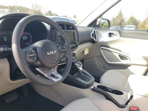 New 2025 Kia Soul LX w/ LX Technology Package image 12