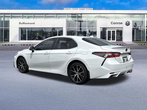 Used 2024 Toyota Camry SE FWD image 7