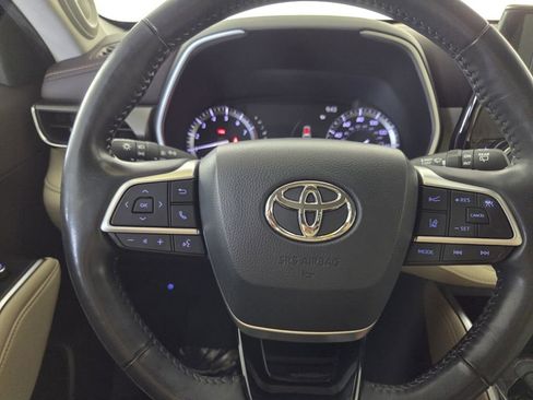 Used 2022 Toyota Highlander Limited image 18