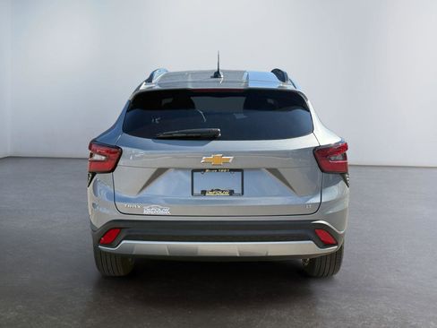 New 2026 Chevrolet Trax LT w/ Driver Confidence Package image 4