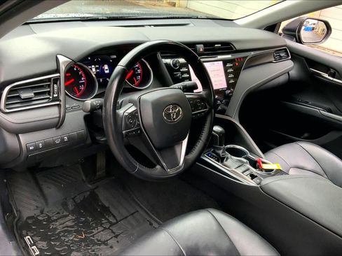 Used 2020 Toyota Camry XSE image 17