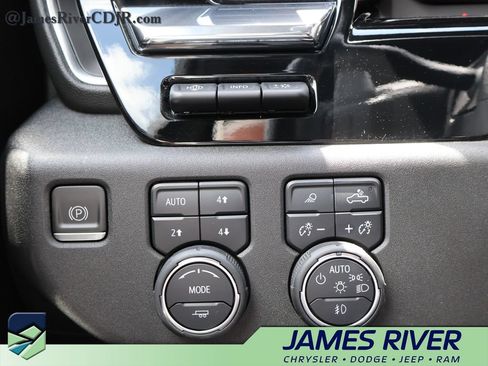 Used 2023 Chevrolet Silverado 1500 High Country w/ Technology Package AWD/4WD image 30