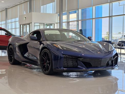 New 2027 Chevrolet Corvette Grand Sport w/ Z52 Sport Performance Package RWD image 1