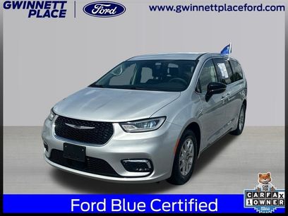 Used 2024 Chrysler Pacifica Touring-L