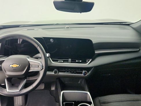 Used 2025 Chevrolet Equinox LT w/ Safety and Technology Package image 22