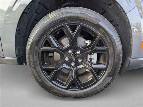 Used 2025 Ford Maverick Lobo AWD/4WD image 22