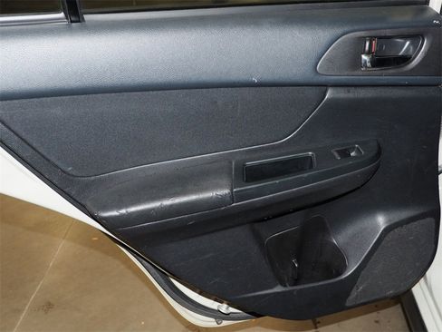 Used 2013 Subaru Crosstrek 2.0i Premium image 10