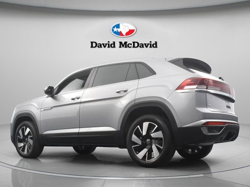 Used 2024 Volkswagen Atlas Cross Sport SE image 25