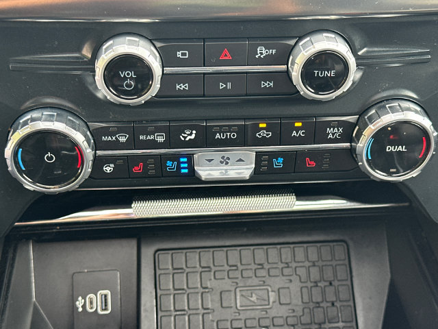 Used 2025 Ford F150 Raptor AWD/4WD image 36