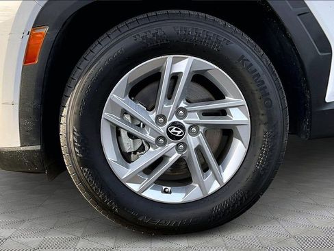 Used 2025 Hyundai Tucson SE image 9
