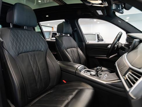 Used 2022 BMW X7 M50i image 29