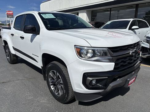 Used 2021 Chevrolet Colorado Z71 AWD/4WD image 2