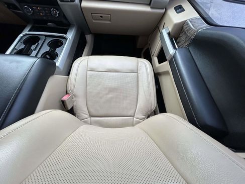 Used 2019 Ford F250 Lariat w/ Lariat Value Package image 14