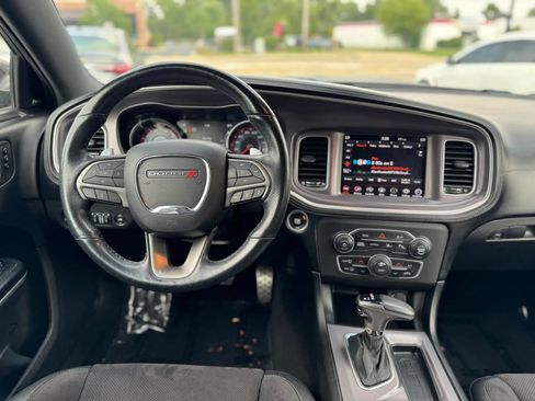 Used 2019 Dodge Charger Scat Pack w/ Dynamics Package RWD image 20
