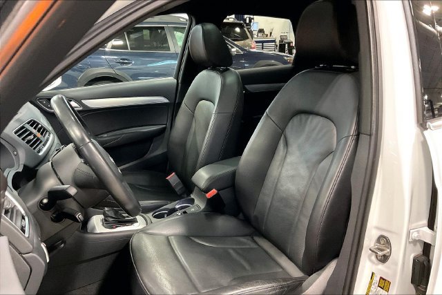 Used 2018 Audi Q3 2.0T Premium Plus w/ Premium Plus Package AWD/4WD image 25