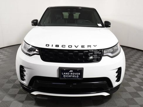 Used 2025 Land Rover Discovery Dynamic SE AWD/4WD image 10