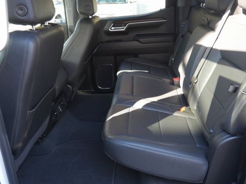 Used 2024 GMC Sierra 1500 SLT image 25