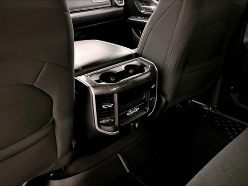 Used 2020 RAM 1500 Big Horn AWD/4WD image 11
