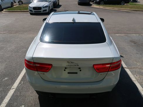 Used 2017 Jaguar XE First Edition image 9