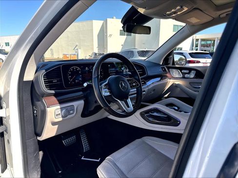 Used 2022 Mercedes-Benz GLS 450 4MATIC image 17