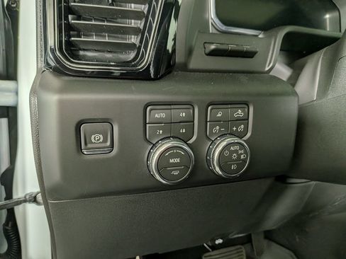 New 2026 GMC Sierra 1500 AT4 w/ AT4 Premium Package AWD/4WD image 18