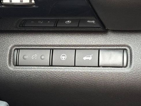 Certified 2025 Nissan Pathfinder SV w/ SV Premium Package AWD/4WD image 15