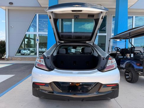 Used 2017 Chevrolet Volt LT w/ Comfort Package FWD image 40
