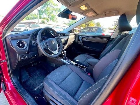 Used 2018 Toyota Corolla LE FWD image 16