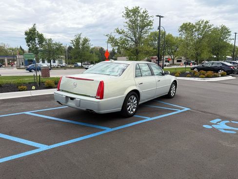 Used 2009 Cadillac DTS FWD image 5