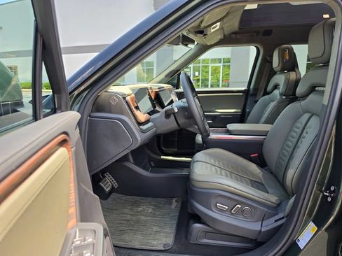 Used 2023 Rivian R1S Launch Edition AWD/4WD image 24