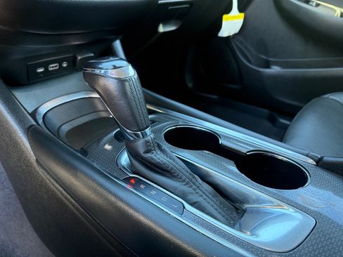 Used 2020 Chevrolet Malibu LT w/ Leather Package FWD image 18