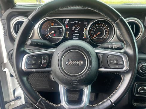 Used 2021 Jeep Wrangler Unlimited Sahara AWD/4WD image 24
