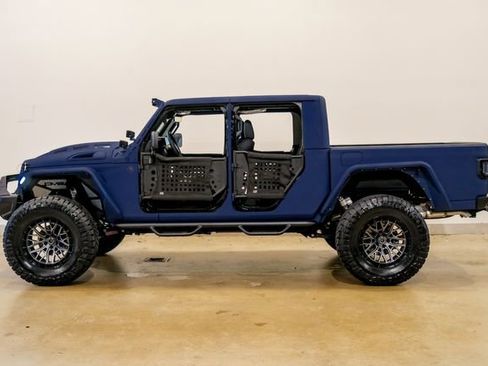 Used 2025 Jeep Gladiator Sport image 27