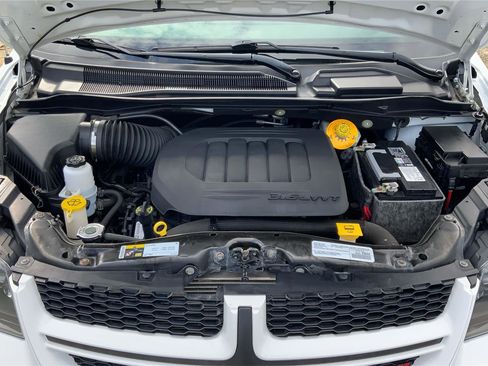 Used 2019 Dodge Grand Caravan GT FWD image 23