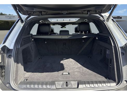 Used 2025 Land Rover Range Rover Sport SE image 32