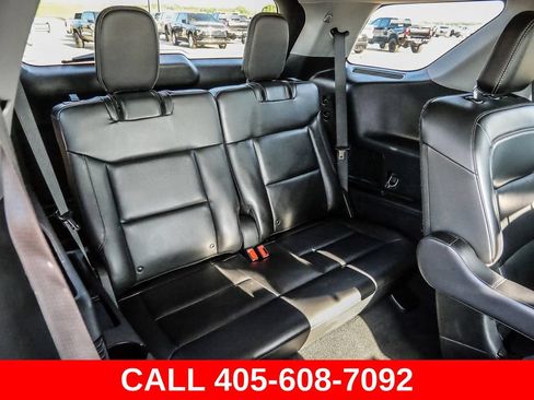 Used 2021 Ford Explorer XLT w/ Equipment Group 202A AWD/4WD image 25