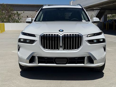New 2027 BMW X7 xDrive40i AWD/4WD image 2